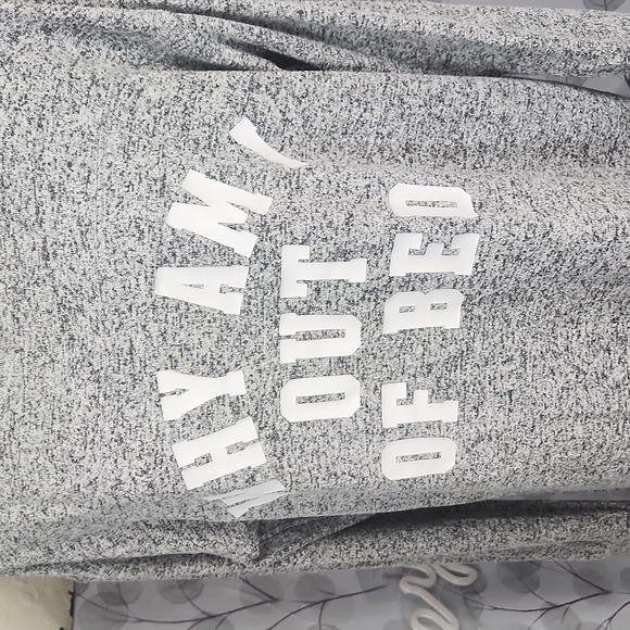 VS PINK Why Am I Out Of Bed Sleep Tee - Picture 6 of 9